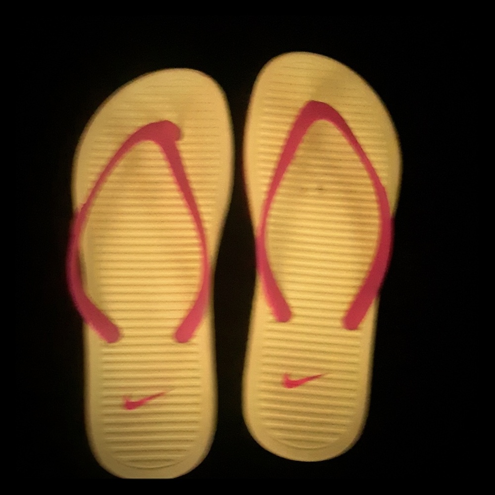 Nike flip flops